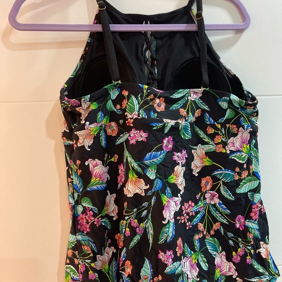 Swimming or to go out in the summer XL Apt 9 used in good condition - Picture 4 of 4